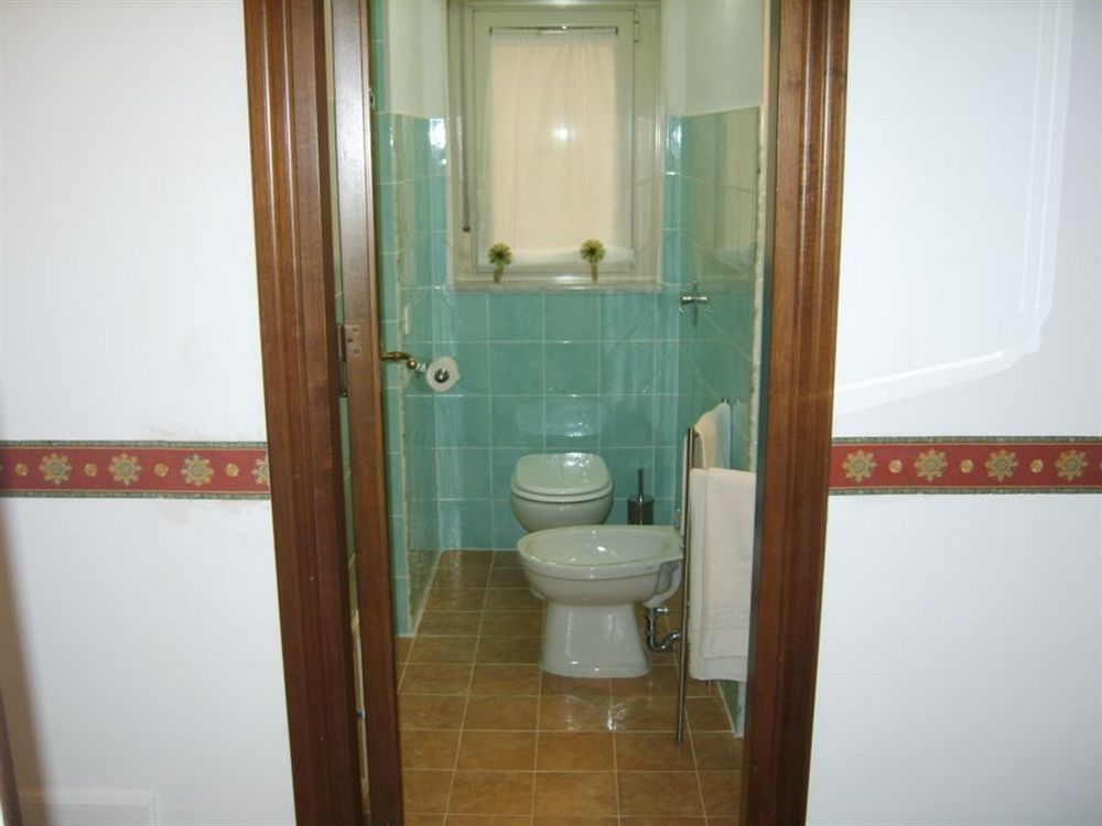 B&B Dietro Il Politeama Palermo Exterior foto