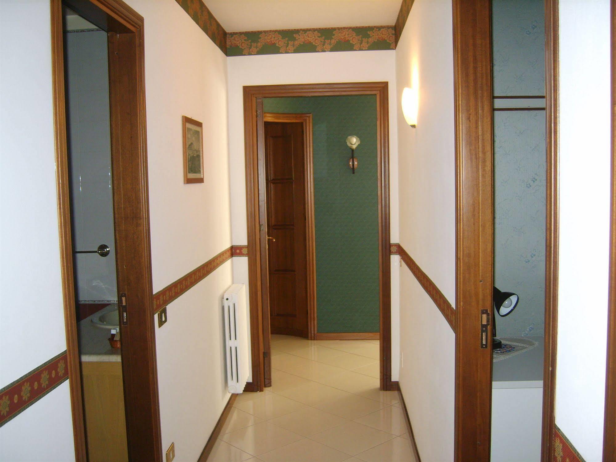 B&B Dietro Il Politeama Palermo Exterior foto