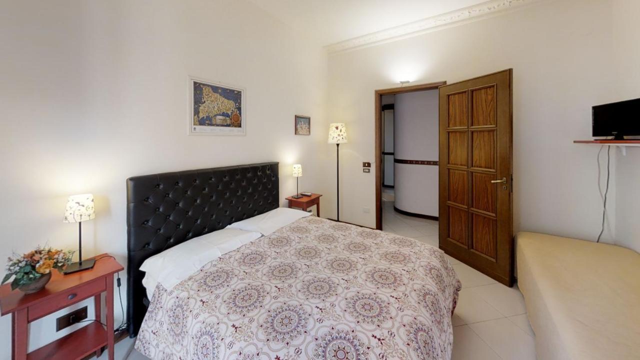 B&B Dietro Il Politeama Palermo Exterior foto