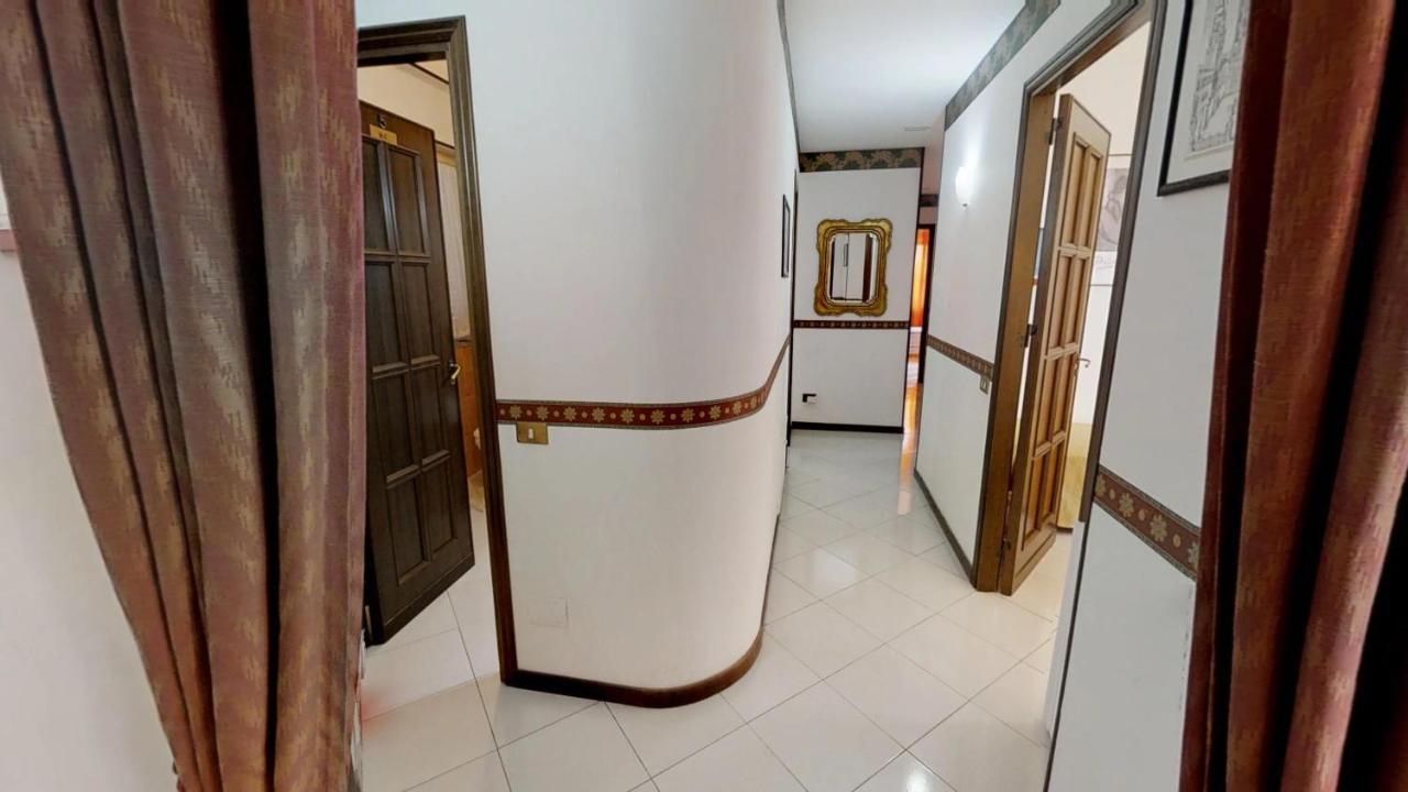 B&B Dietro Il Politeama Palermo Exterior foto