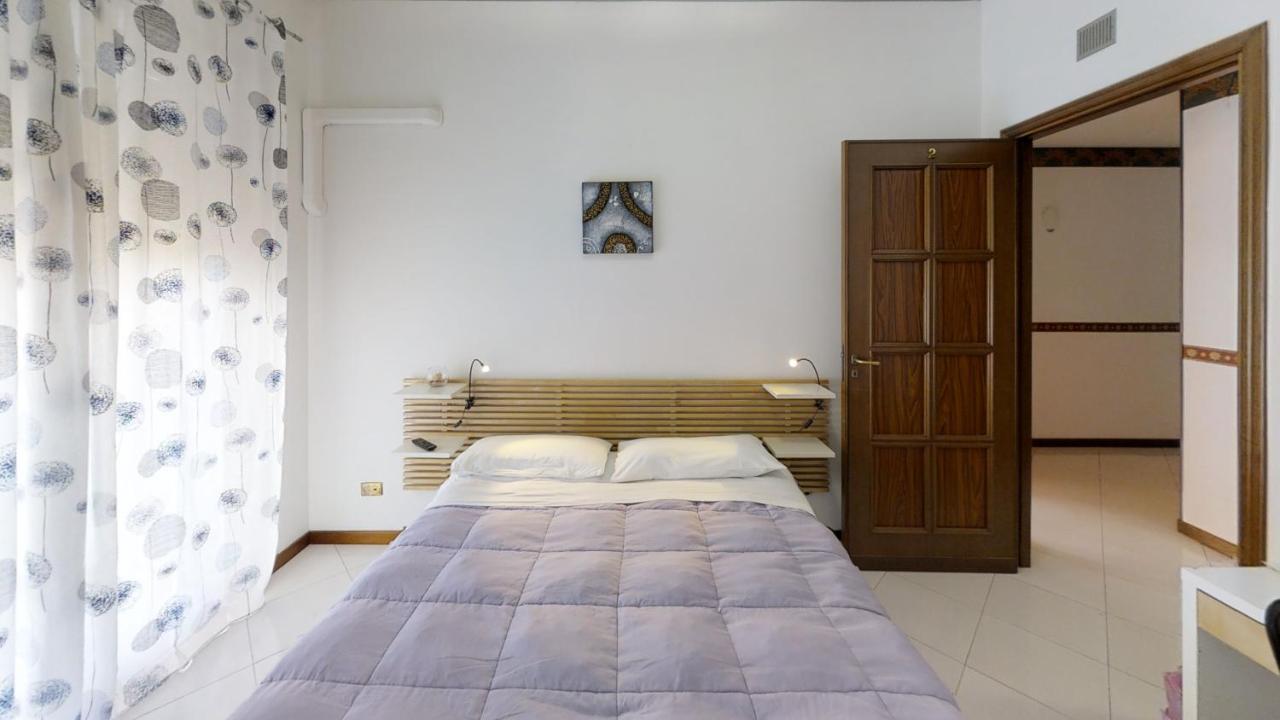 B&B Dietro Il Politeama Palermo Exterior foto
