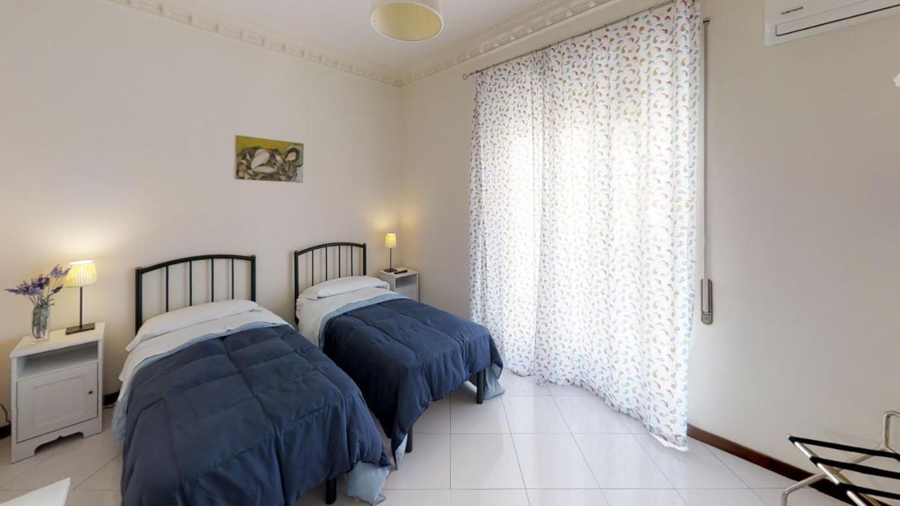 B&B Dietro Il Politeama Palermo Exterior foto